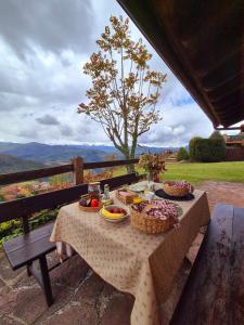 Makanan di atau berdekatan chalet
