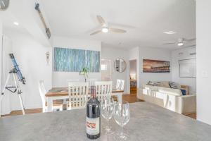 Beach Stayz Semaphore Three Bedroom Apartment的酒水