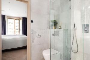Phòng tắm tại 5-room 120 SQM 3 bedrooms 2 bathrooms for 6 person +19 ảnh