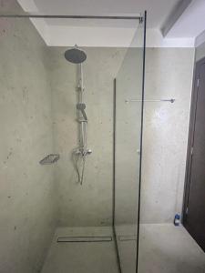 Ένα μπάνιο στο Ammoudi Hideaway +4 φωτογραφίες