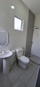 Koupelna v ubytování Tn'J Homestay Condominium Kinarut, Papar + 12 fotografií