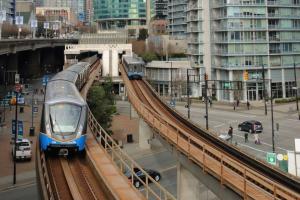 入住Modern spacious Apt plus Solarium and Den in Downtown Vancouver with Parking and Pool的客人