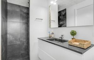 Fotografie z fotogalerie ubytování Stunning Home In Højslev With Kitchen v destinaci Højslev