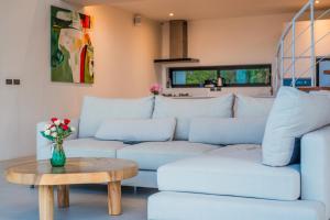 Posezení v ubytování Samui Sky Cottage - 2BR Villa with Infinity Pool + 26 fotografií