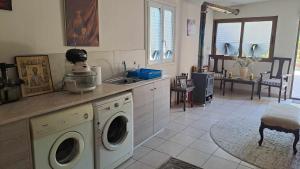 Kuchyň nebo kuchyňský kout v ubytování Darya beach house