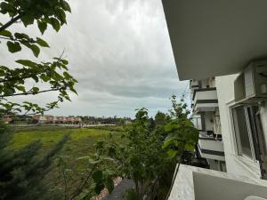 Balkón nebo terasa v ubytování Aurora Apartment in Lalzi Bay