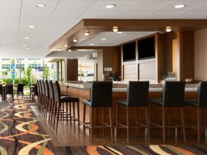 Ristorante o altro punto ristoro di Travelodge by Wyndham Niagara Falls Fallsview