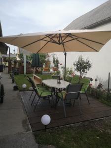 Vonkajšia záhrada v ubytovaní Ferienwohnung Casa Flora