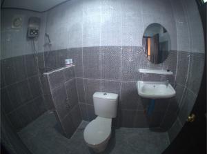 Koupelna v ubytování ม่อนทับเบิก รีสอร์ท ภูทับเบิก + 66 fotografií