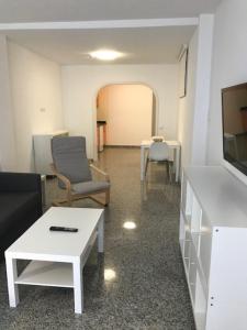 A television and/or entertainment centre at Bahia Colon