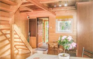 Zdjęcie z galerii obiektu Beautiful Home In Karwienskie Blota w Karwieńskim Błocie