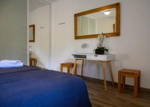 Łóżko lub łóżka w pokoju w obiekcie Beach Side Apartments Calahonda