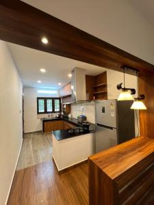 Η κουζίνα ή μικρή κουζίνα στο kalarikalhouse