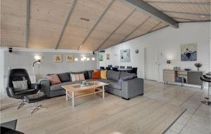 Χώρος καθιστικού στο Holiday Home Blomstervangen Oksbøl Xi