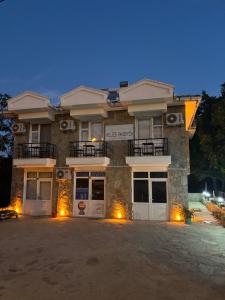 Το κτήριο όπου στεγάζεται  το ξενοδοχείο