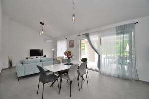 Μια τηλεόραση ή/και κέντρο ψυχαγωγίας στο Villa Tersaz
