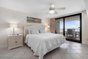 Postel nebo postele na pokoji v ubytování Perdido Quay 501