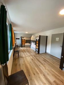 Hostel Balingen客房内的一张或多张床位