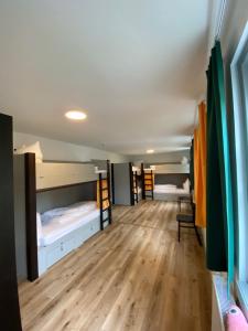Hostel Balingen客房内的一张或多张床位