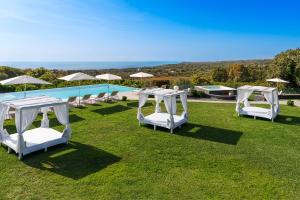 Bazén v ubytování Kepos Etna Relais & Exclusive Spa nebo v jeho okolí