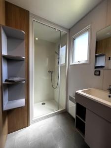 Koupelna v ubytování Camping La Chênaie