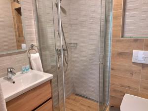 Gallery image of Apartment & Room Ladisic in Orasac