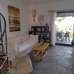 Χώρος καθιστικού στο Rebekka's Guest House Elani