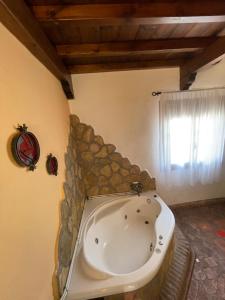 Koupelna v ubytování La Hacienda del Marquesado + 37 fotografií