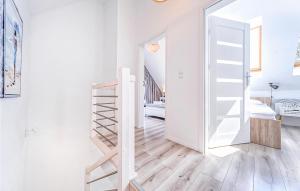 Posteľ alebo postele v izbe v ubytovaní 2 Bedroom Beautiful Home In Nowecin