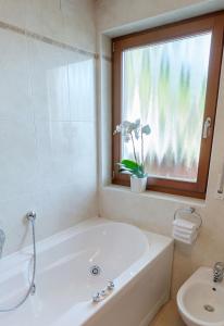 Koupelna v ubytování Hotel Tonnerhof