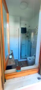 A bathroom at Appartamento Tre Angeli a pochi passi dal mare
