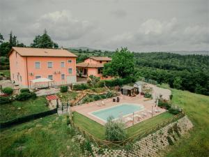 Bazén v ubytovaní La casa di Sofia alebo v jeho blízkosti