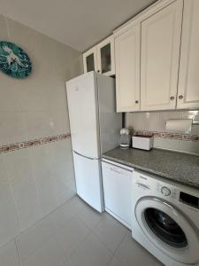 Kuchyňa alebo kuchynka v ubytovaní Apartment in La Mata Parquemar