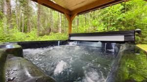 Fotografie z fotogalerie ubytování Chalet des Sources SPA Gazebo panoramique v destinaci Saint-Faustin