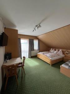 Postel nebo postele na pokoji v ubytování Pension Vorberghof- Bauernhofurlaub