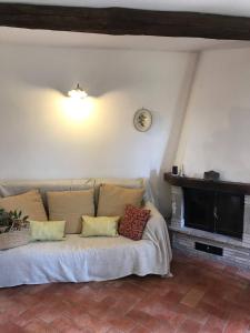 TV a/nebo společenská místnost v ubytování Agriturismo Melodie Toscane Sorano