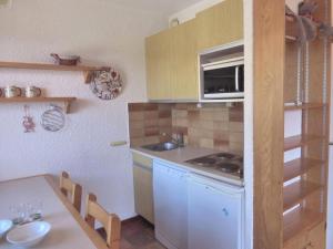 Zdjęcie z galerii obiektu Résidence Le Lac Blanc - Appartement 2 pièces cabine aux pieds des pistes et des commerces à 1850m d'altitude. MAE-1737 w mieście Les Allues