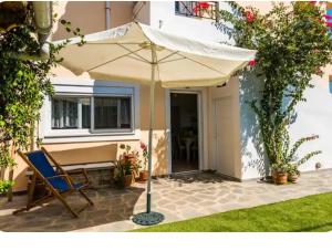 Patio alebo iná vonkajšia časť ubytovania Villa Seaview - Sunny home