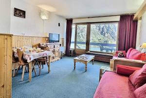 Posedenie v ubytovaní Résidence Le Bec Rouge - Studio 4 personnes à Tignes ski aux pieds et proche des commerces dans le quartier du Lac. Vue imprenable sur le Lac. MAE-2118