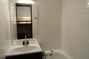 Zdjęcie z galerii obiektu Résidence Glieres - Studio 3 personnes à Bourg Saint Maurice dans une résidence avec piscine et proche du funiculaire MAE-2161 w mieście Bourg-Saint-Maurice