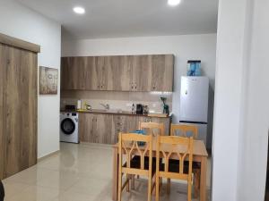 Køkken eller tekøkken på Limassol mountain and sea views + 8 billeder