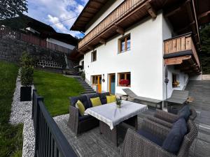 Posezení v ubytování Ferienwohnung Bergzua