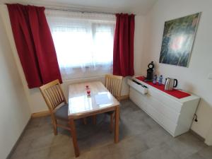 Příslušenství pro přípravu čaje a kávy v ubytování apartment-bb