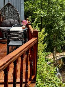 A balcony or terrace at AsvaVilla şelale evleri süit
