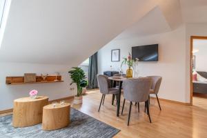Μια τηλεόραση ή/και κέντρο ψυχαγωγίας στο Apartment Sternenhimmel I Aufzug I Stellplatz I Modern