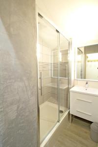 Kúpeľňa v ubytovaní Le Hameau De Borsat - Appartement tout confort au pied des pistes MAE-1264