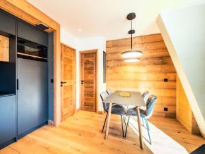 Kuchyňa alebo kuchynka v ubytovaní Résidence Myrtilles - Appartement rénové·Proche des pistes·WIFI MAE-2434
