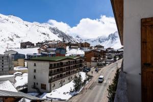 Výhľad na hory alebo výhľad na hory priamo z apartmánu + 3 fotografie