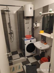 Fotografia z galérie ubytovania Spacious apartment with big garden near beach v Splite