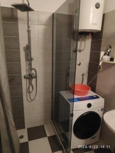 Fotografia z galérie ubytovania Spacious apartment with big garden near beach v Splite